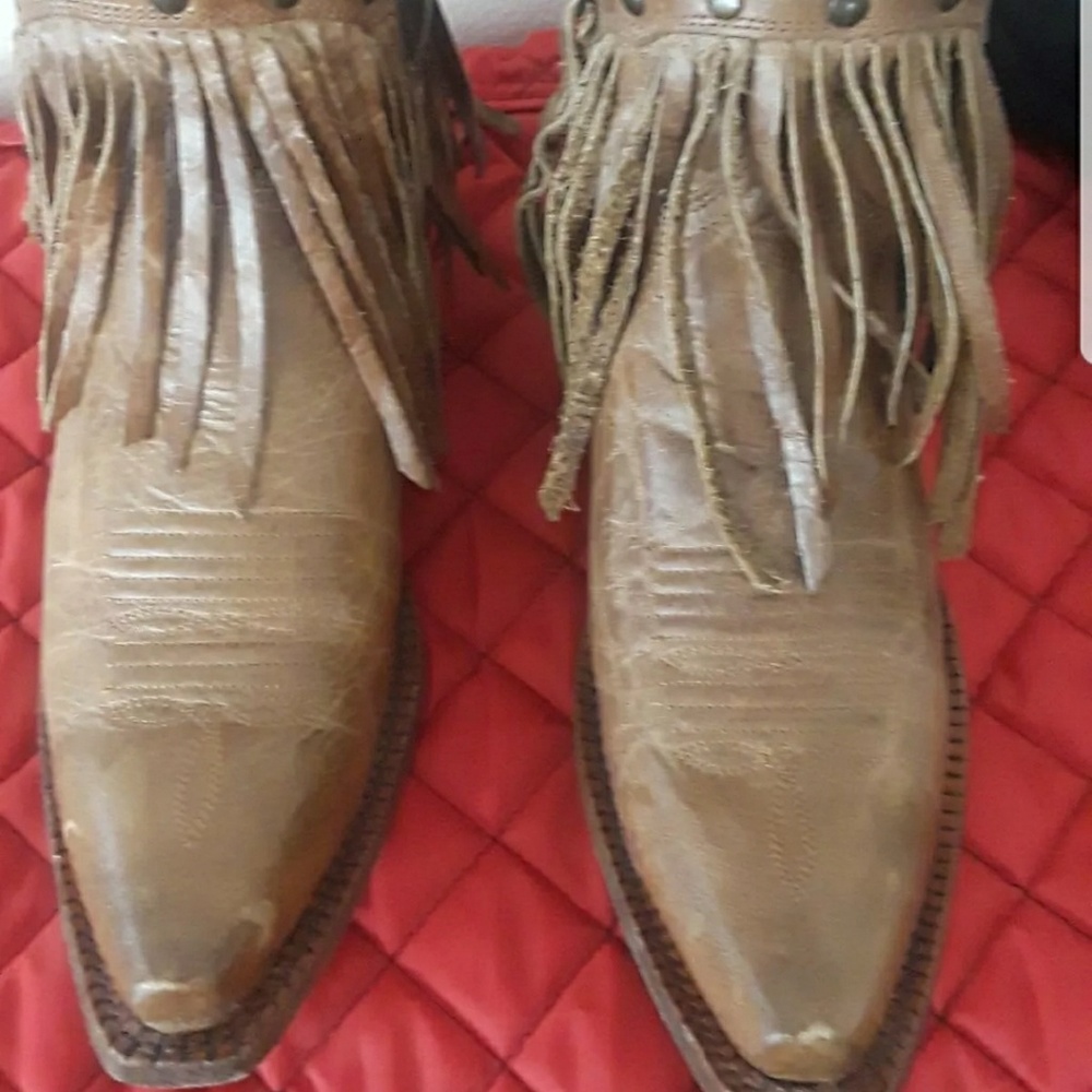 Boots - Picture 2 of 4
